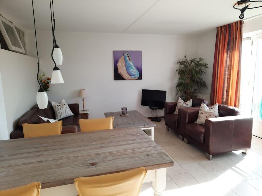 Beach Apartment +/- 5 Minutes To Sea, Self Checkin Джулианадорп Екстериор снимка